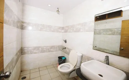 Hotel Lav Kush Deluxe