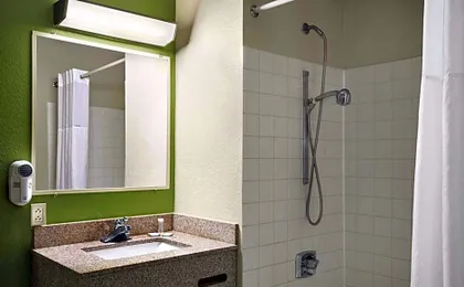 Travelodge by Wyndham Battle Creek