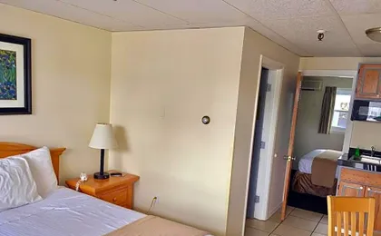 Sea Cliff House Motel