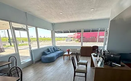 Days Inn by Wyndham Salina South