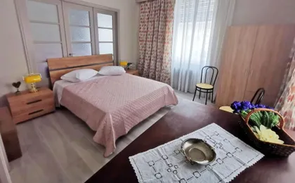 The Traditional Athenian House for 6, Near Metro