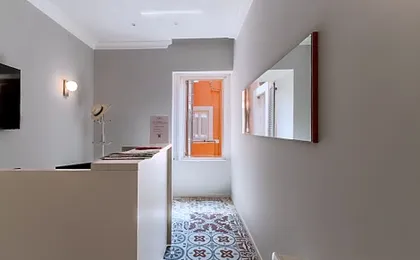 Velia Relais