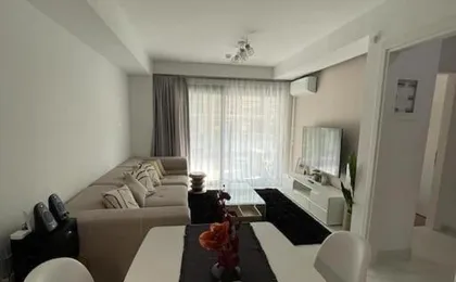 Niarchos Apartment III