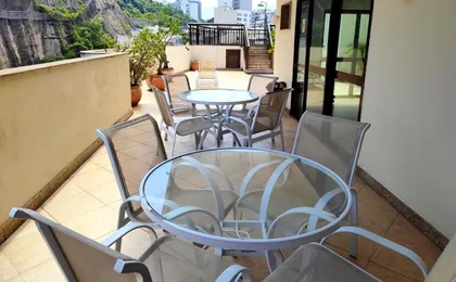 Flat Para 4 Em Copacabana - Estacionamento Gratuito - Piscina E Praia a 5 Min