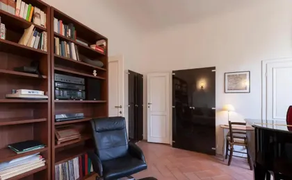 Grand Piano Apartment