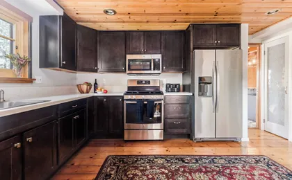 Sleeps 23 2 Homes, Lakefront, Private Dock, Hot Tub, Game Room, Swingset, View