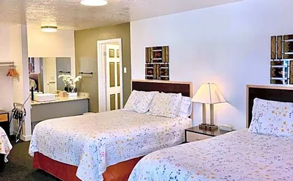 Motel West