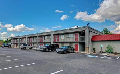 Red Roof Inn & Suites Wilkesboro