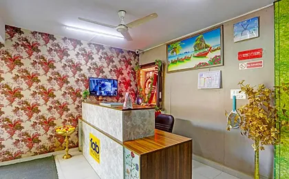 Via Balaji Luxury - Padmavathi Meenakshi Kalyana Mantapa Road