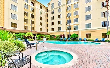 Apartment with Pool Hot Tub - Near Universal Studios