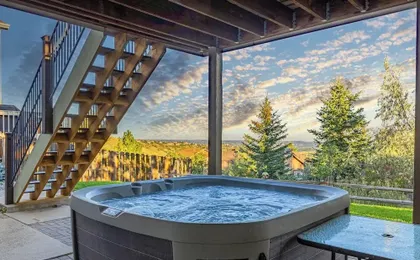 Mountain Retreat With Hot Tub & Views
