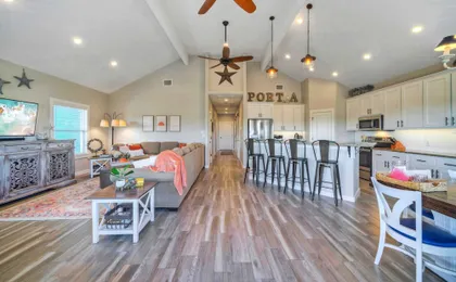 Private Pool Retreat Walk to Beach 2 Living Spaces + Game Room for Groups