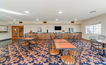 Days Inn & Suites by Wyndham Beeville