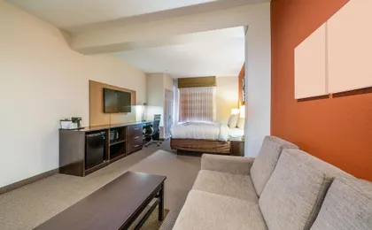 Restwell Inn & Suites