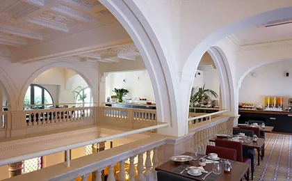 Hotel The Building