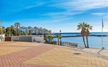 Modern 2 Bedroom Apartment, with Sea Views, in Playas del Duque - Puerto Banús