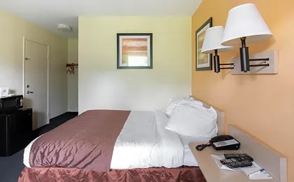 Days Inn by Wyndham New Philadelphia