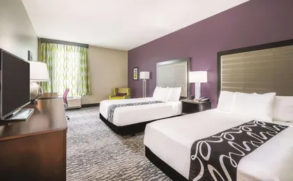 La Quinta Inn & Suites by Wyndham Clifton Park