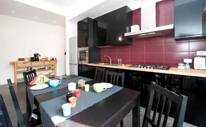 Bed & Puppets