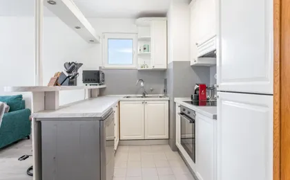 Apartments with Parking Space Split - 22452