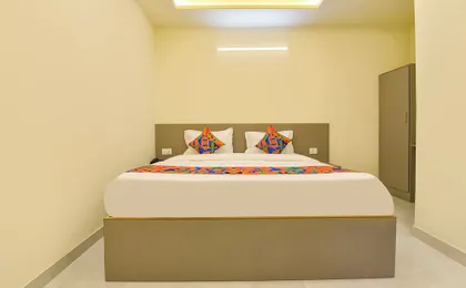 Fabhotel Cozzy Stay