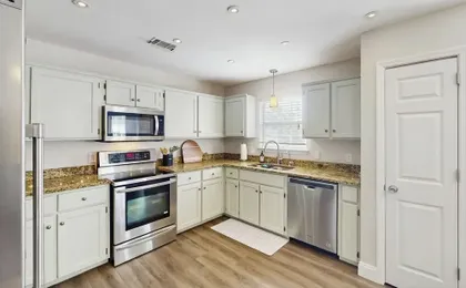 4 BR Home w/ Patio Furniture & In-ground Pool