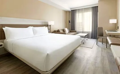 AC Hotel St. Petersburg Downtown