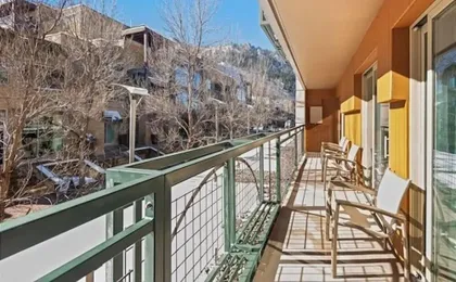 Gold-rated 2 Bedroom Condo at the Base of Aspen Mountain