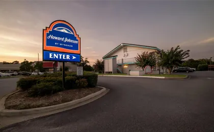 Howard Johnson by Wyndham Columbus Fort Benning