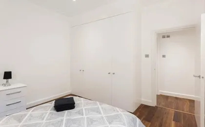 Fleet Street Apartment 3