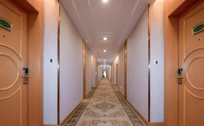 Vienna Hotel Shenzhen Pingdi Huancheng South Road