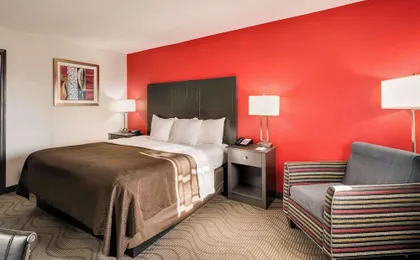 Clarion Inn & Suites Russellville I-40