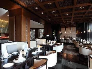 Bay Breeze Hotel