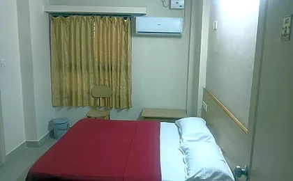 Hotel Rainbow near Victoria Hospital City Market