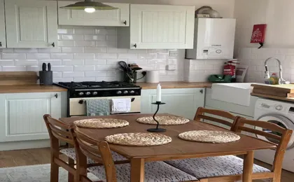 Stylish Flat Near London Bridge with Balcony Views - Pass the Keys