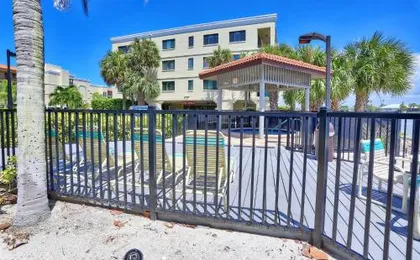 Lands End 1-402 Bay Front - Premier