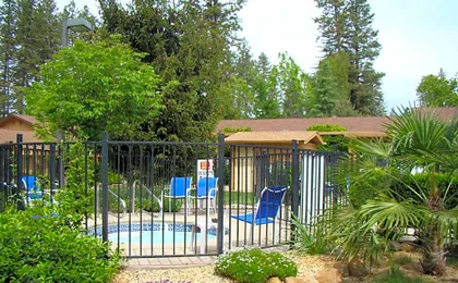 Ponderosa Gardens Motel