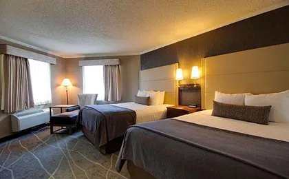 Best Western Harbour Pointe Lakefront