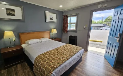Travelers Inn