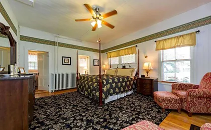 The Elmhurst Inn