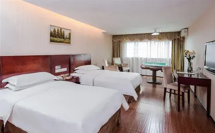Vienna 3 Best Hotel (Shenzhen Guanlan Metro Station)