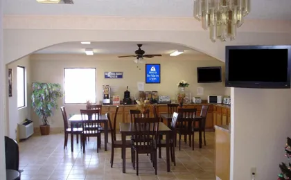 Americas Best Value Inn & Suites Macon at Eisenhower Pkwy