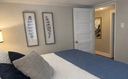 UNC Hideaway King Beds, Backyard & Bicycles