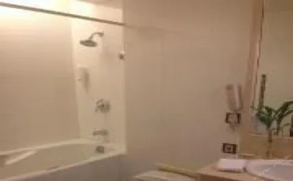 Rich Hotel