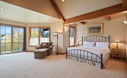 Drake Park 3 Bedroom Home by RedAwning