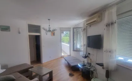 Spacious Flat at Split Wombo Combo