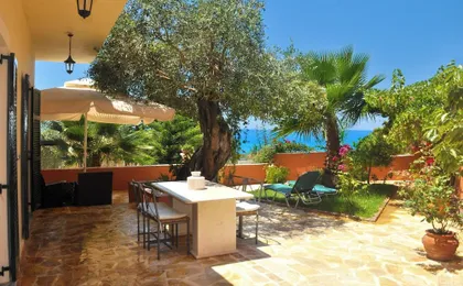 Holiday House Angelos on Agios Gordios Beach