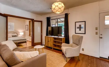 Sloan's Lake Solitude Intimate Carriage House