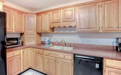Beachside Snowbird Escape With Fenced Yard & Washer/dryer - Walk to Beach Access
