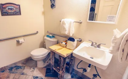 Fawn Valley Inn: 104 Condo